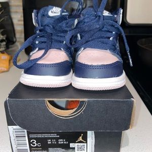 Jordan 1 Mid
Gently Used